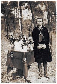 1927 Lichtenberg: _konfirmation_elsbeth_schellschmidt